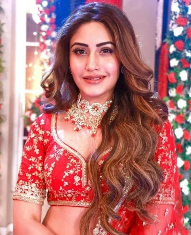 Surbhi Chandna - Wikiunfold.com